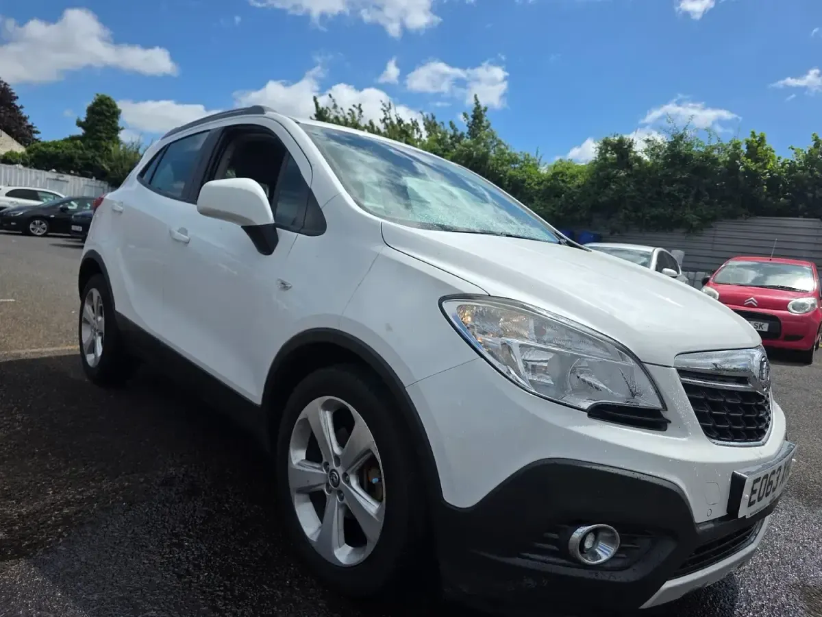 Used Vauxhall Mokka 140 HP (102 kW) 2013 White SUV