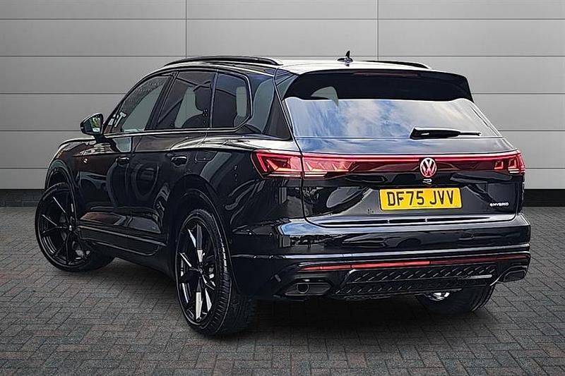 New VW Touareg R 462 HP (339 kW) 2025 Grenadilla black SUV