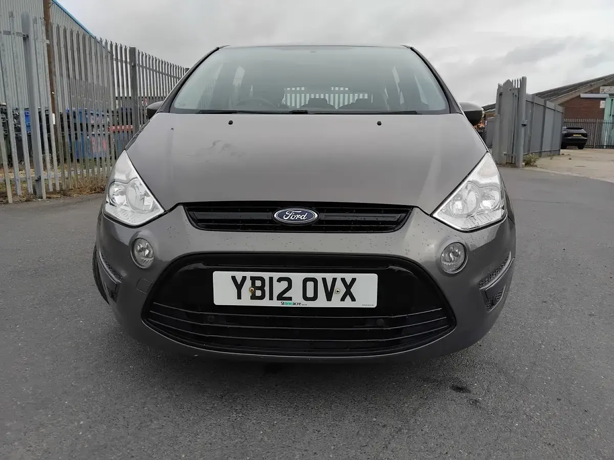 Used Ford S-MAX Zetec 140 HP (102 kW) 2012 Brown MPV