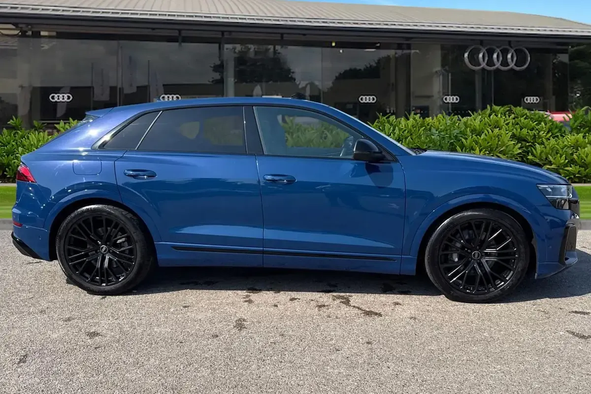 Used Audi Q8 Black Edition 286 HP (210 kW) 2024 Blue SUV