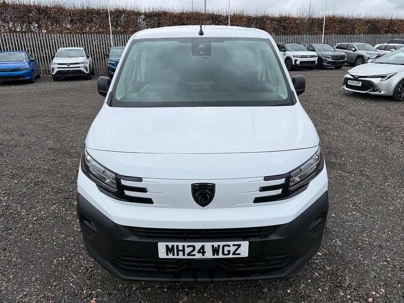 Used Peugeot Partner 131 HP (96 kW) 2024 White MPV