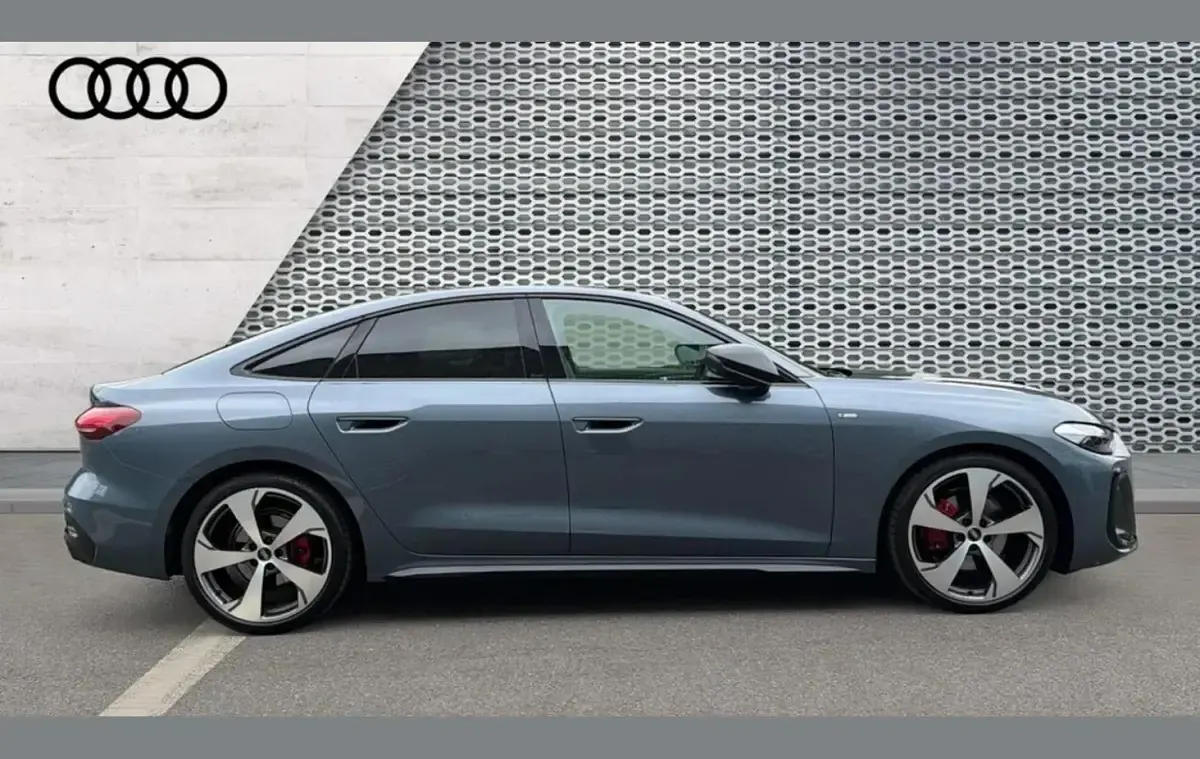 Used Audi A5 Advanced 200 HP (147 kW) 2025 Blue Sedan