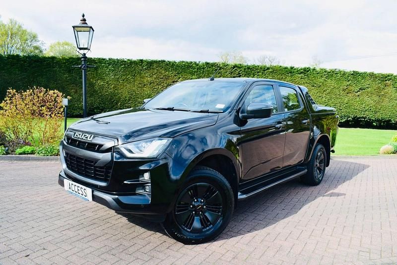 Usado Isuzu D-Max 2023 Preto Pickup