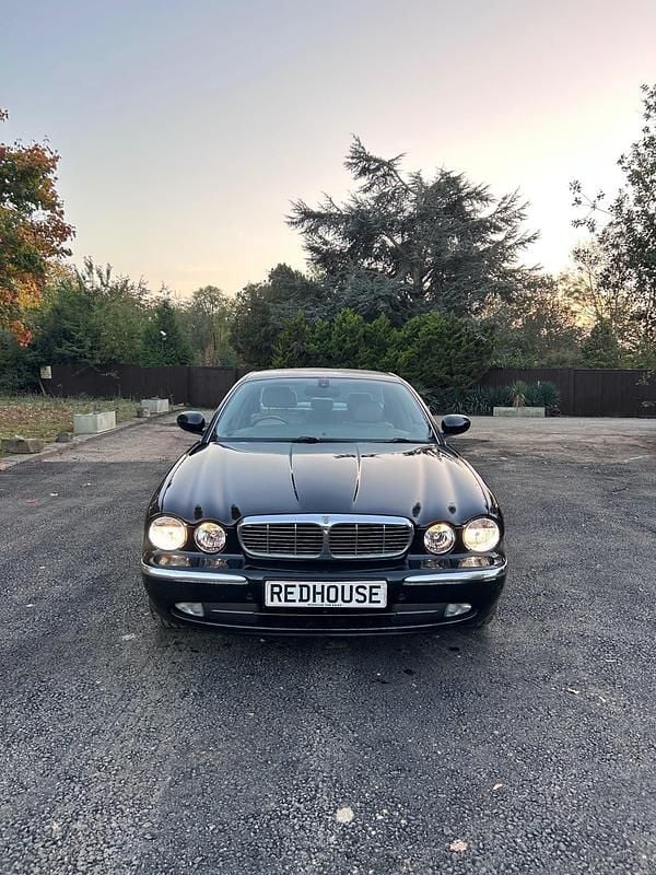 Used Jaguar XJ SE 2004 Black Sedan