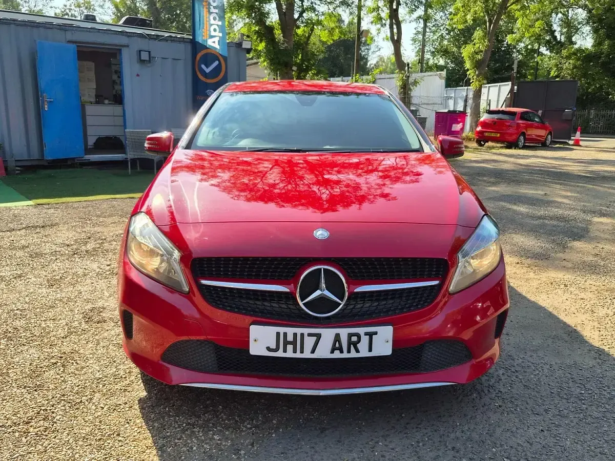 Used Mercedes A160 SE 2017 Red Hatchback