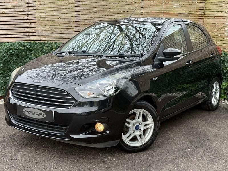 Usado Ford Ka Plus Zetec 85 HP (62 kW) 2016 Preto Citadino