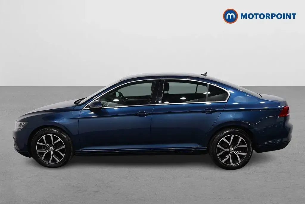 Begagnad VW Passat SEL 120 HK (88 kW) 2019 Blå Sedan