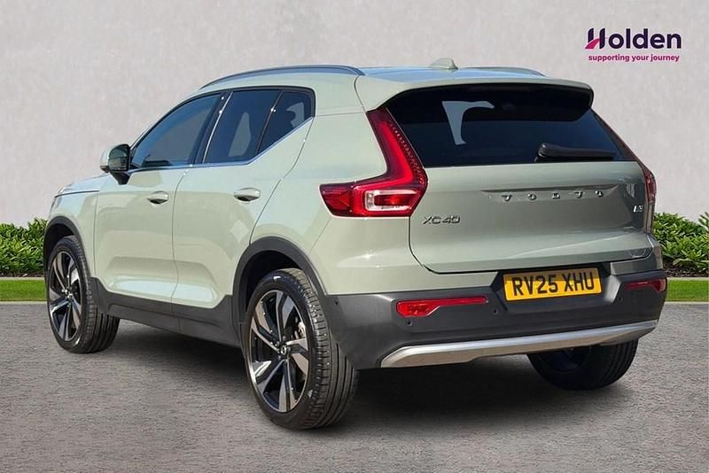 Used Volvo XC40 Ultra 161 HP (118 kW) 2025 Green SUV