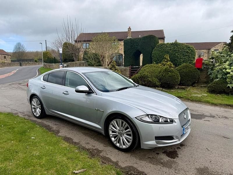 Begagnad Jaguar XF Portfolio 2012 Silver Sedan