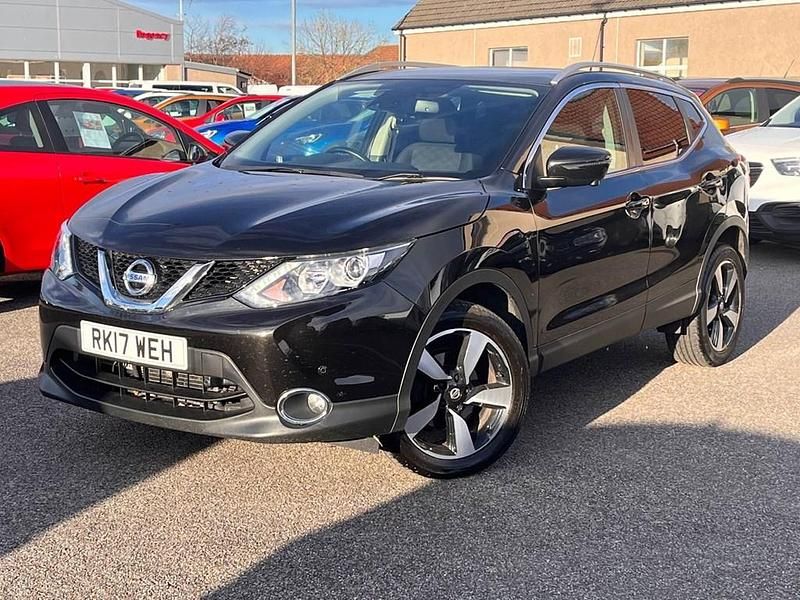 Used Nissan Qashqai N-Connecta 115 HP (84 kW) 2017 Black SUV