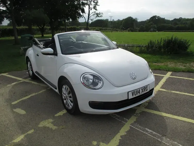 Used VW Beetle 105 HP (77 kW) 2014 White Hatchback