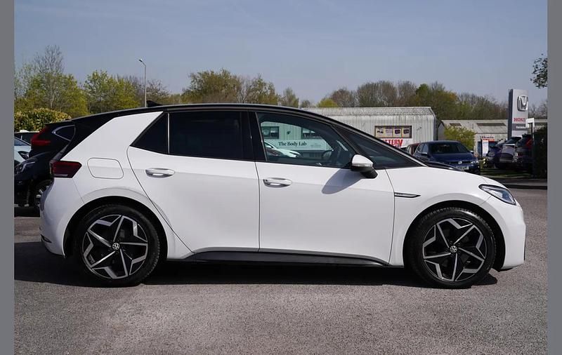 Used VW ID.3 Pro Performance 150 kW (204 HP) 2020 White Hatchback