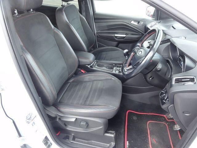 Used Ford Kuga ST-Line 180 HP (132 kW) 2018 White SUV