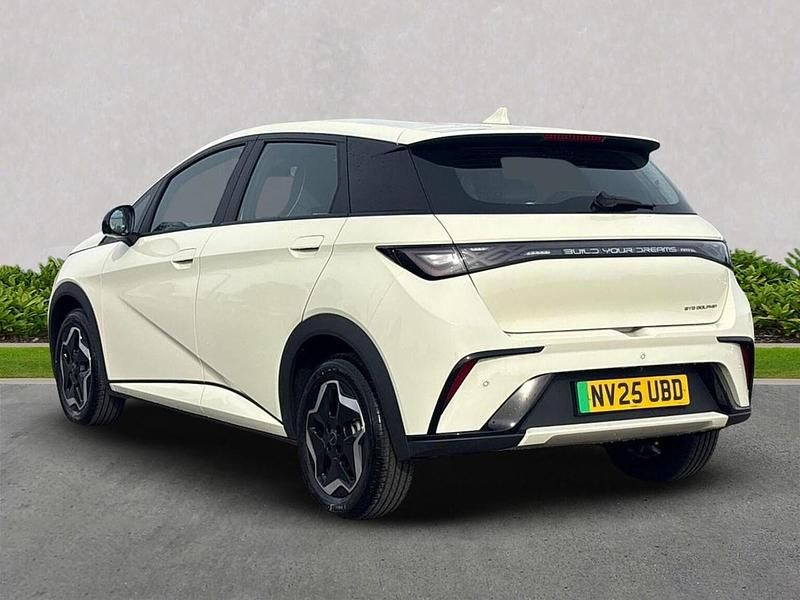 Used BYD Dolphin Active 69 kW (95 HP) 2025 White Hatchback