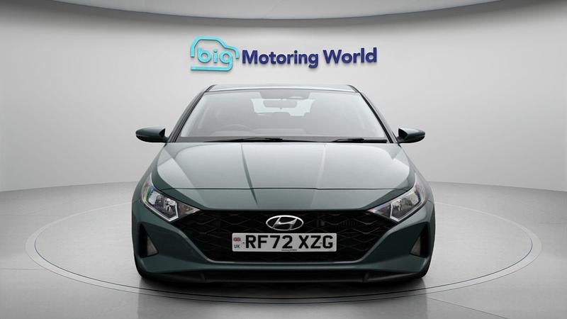Used Hyundai i20 SE 101 HP (74 kW) 2023 Green Hatchback