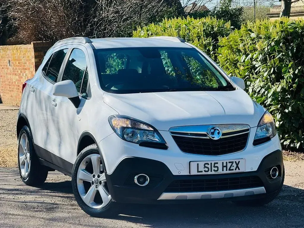 Used Vauxhall Mokka S 115 HP (84 kW) 2015 White SUV