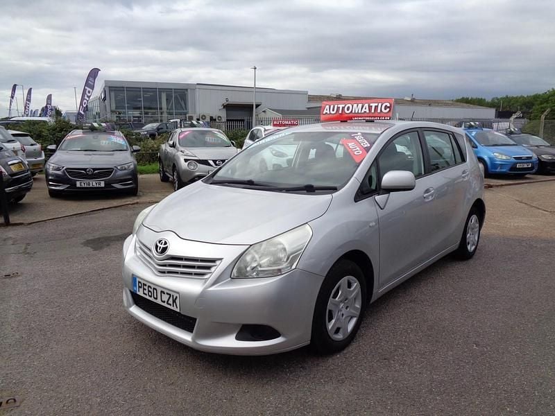 Used Toyota Verso T2 132 HP (97 kW) 2010 Silver MPV