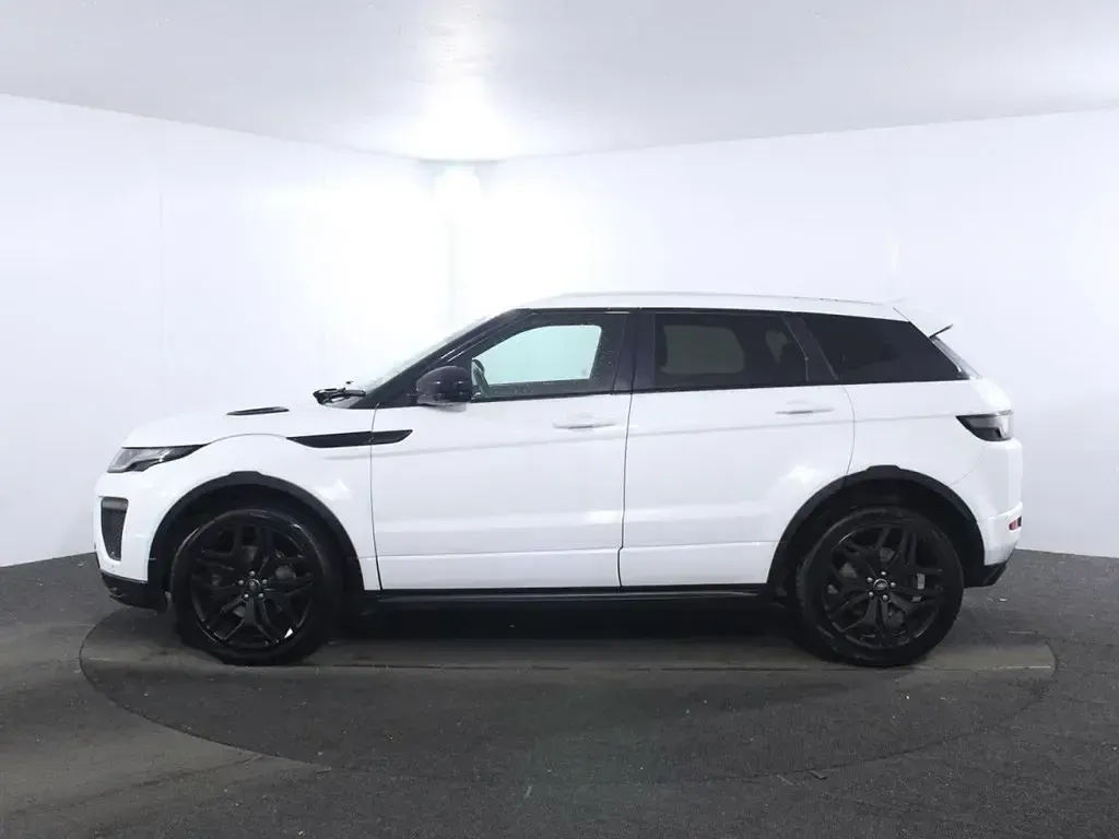 Used Land Rover Range Rover evoque HSE Dynamic 180 HP (132 kW) 2018 White Estate