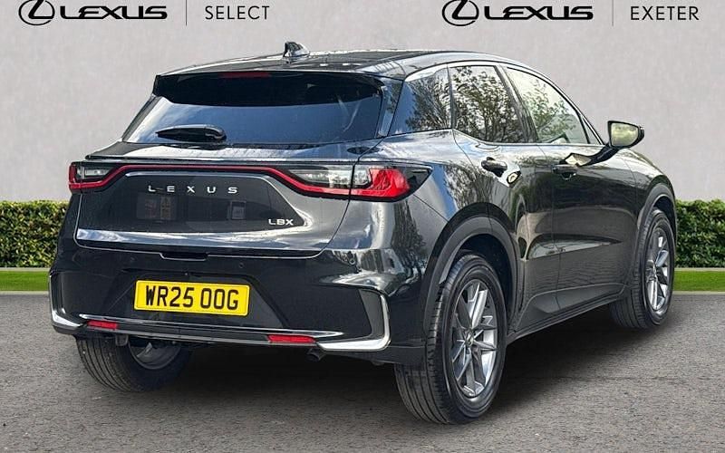 Usado Lexus LBX 136 CV (100 kW) 2025 Negro SUV