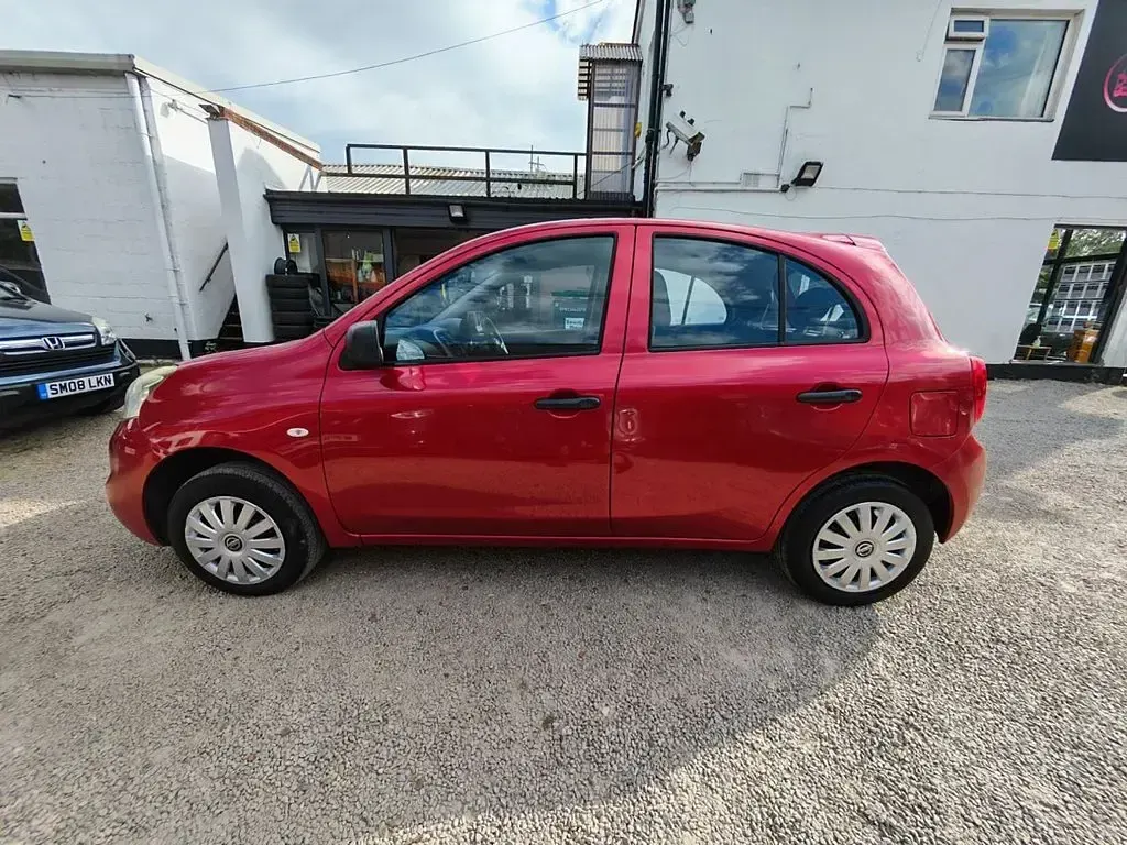 Used Nissan Micra Visia 80 HP (58 kW) 2014 Red Hatchback