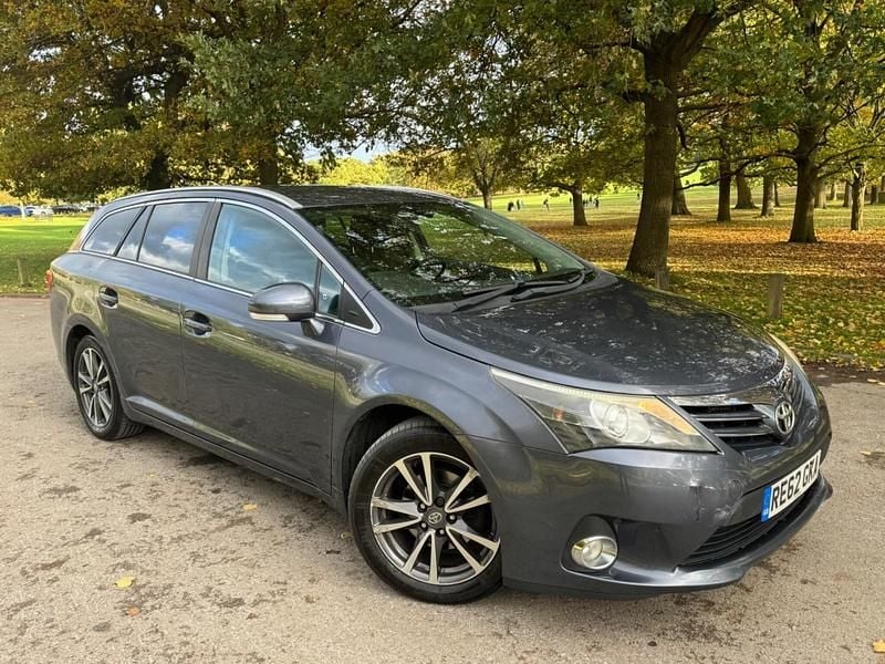 Blue Used 2012 Toyota Avensis Estate | £2,495 (Fair price) - Image 1/4