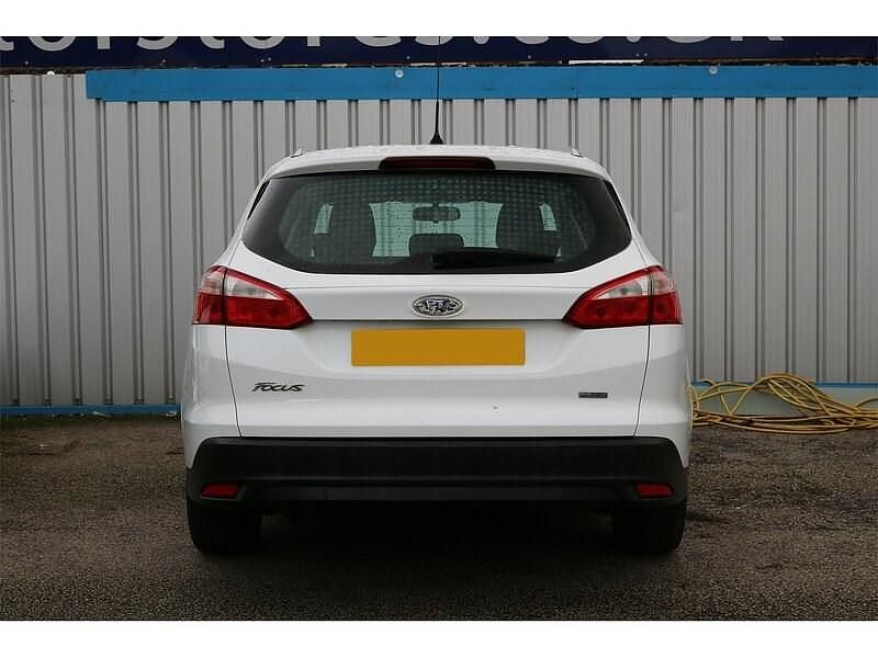Used Ford Focus 115 HP (84 kW) 2013 Green Estate