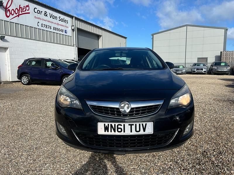 Used Vauxhall Astra SRi 165 HP (121 kW) 2011 Black Hatchback