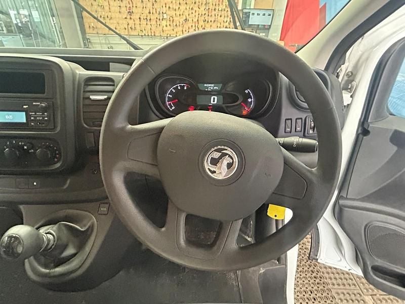 Used Vauxhall Vivaro 120 HP (88 kW) 2019 White MPV