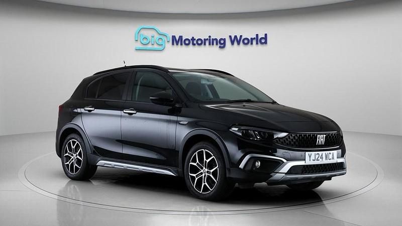 Used Fiat Tipo Cross 130 HP (95 kW) 2024 Black Hatchback