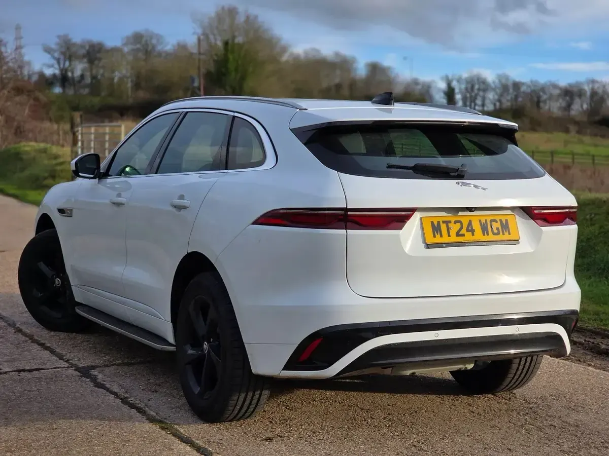 Used Jaguar F-Pace R-Dynamic 250 HP (183 kW) 2024 White SUV