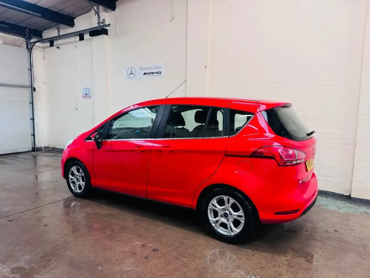 Used Ford B-MAX Zetec 90 HP (66 kW) 2013 Red MPV
