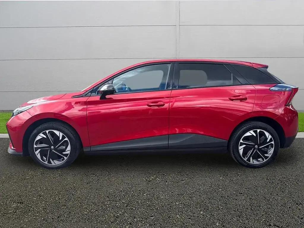 Used MG MG3 106 HP (77 kW) 2023 Red Hatchback