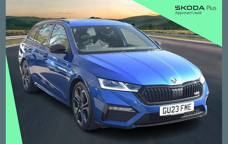 Used Skoda Octavia vRS 245 HP (180 kW) 2023 Blue Estate