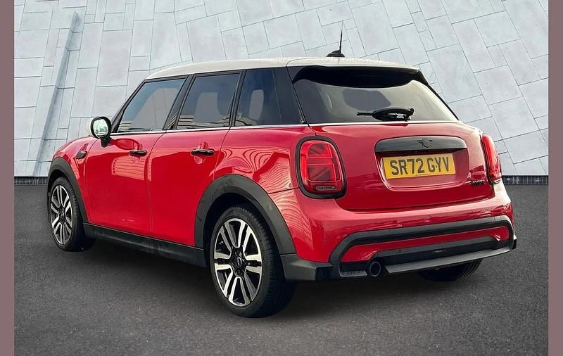 Used Mini Cooper Exclusive 134 HP (98 kW) 2022 Red Hatchback