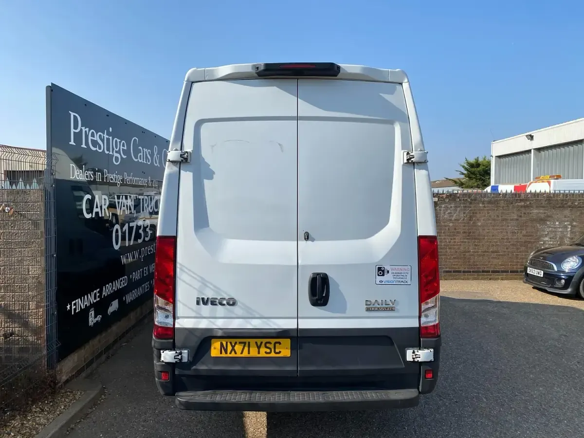 Used Iveco Daily 136 HP (100 kW) 2021 White Van