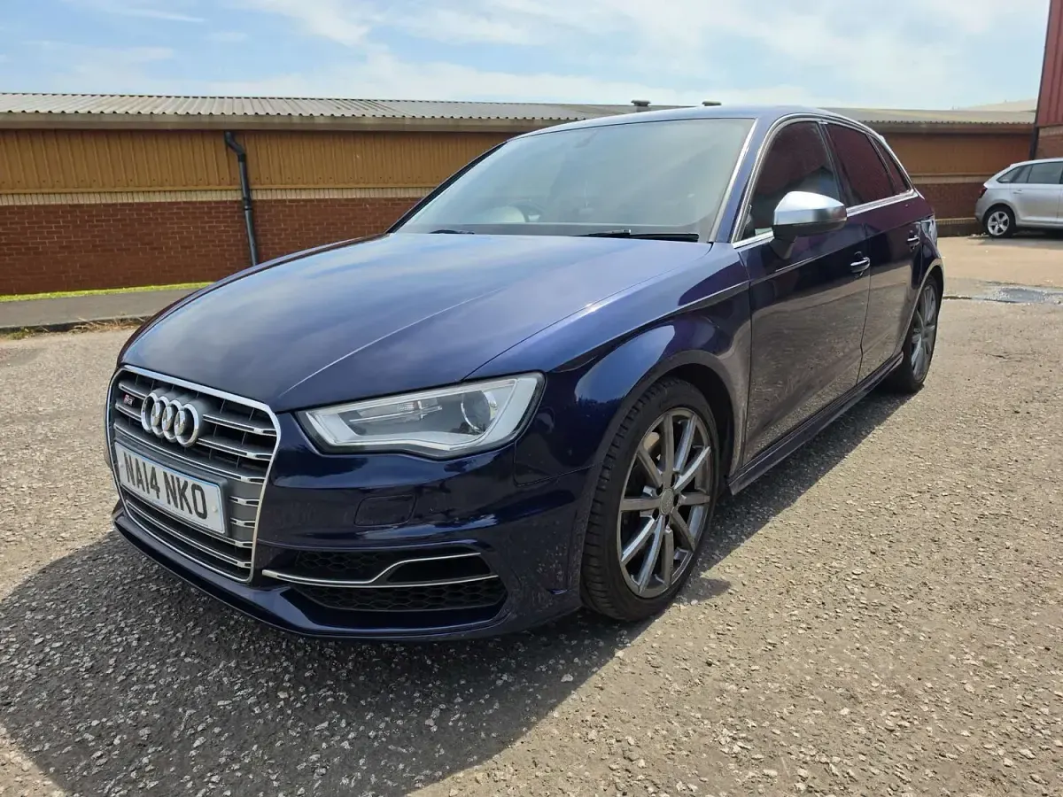 Used Audi A3 Comfort 2014 Blue Hatchback