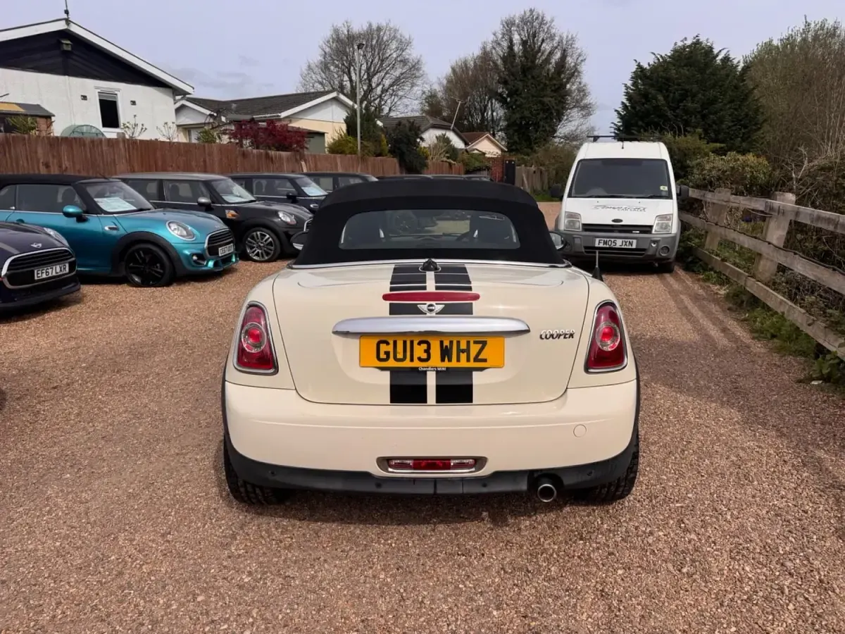Usado Mini Cooper Cabriolet 122 HP (89 kW) 2013 Branco Cabrios