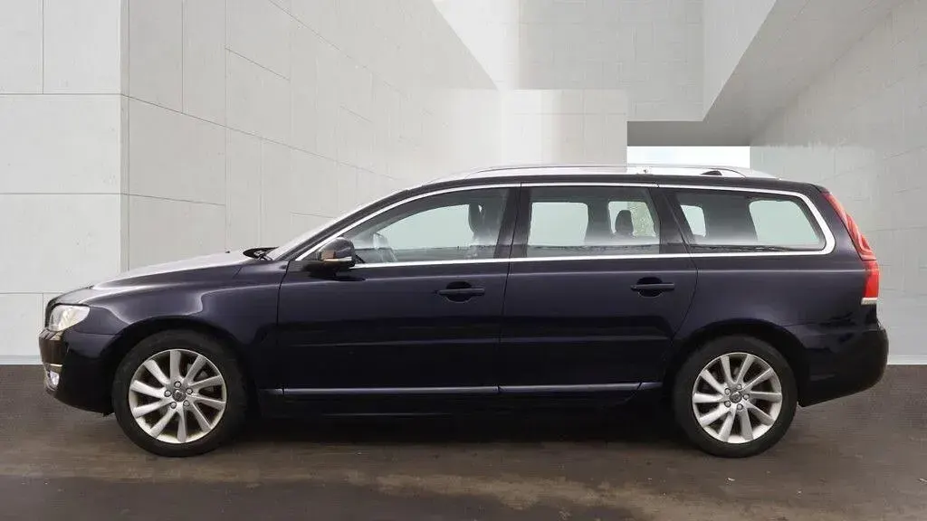 Używany Volvo V70 SE Lux 181 KM (133 kW) 2016 Niebieski Kombi