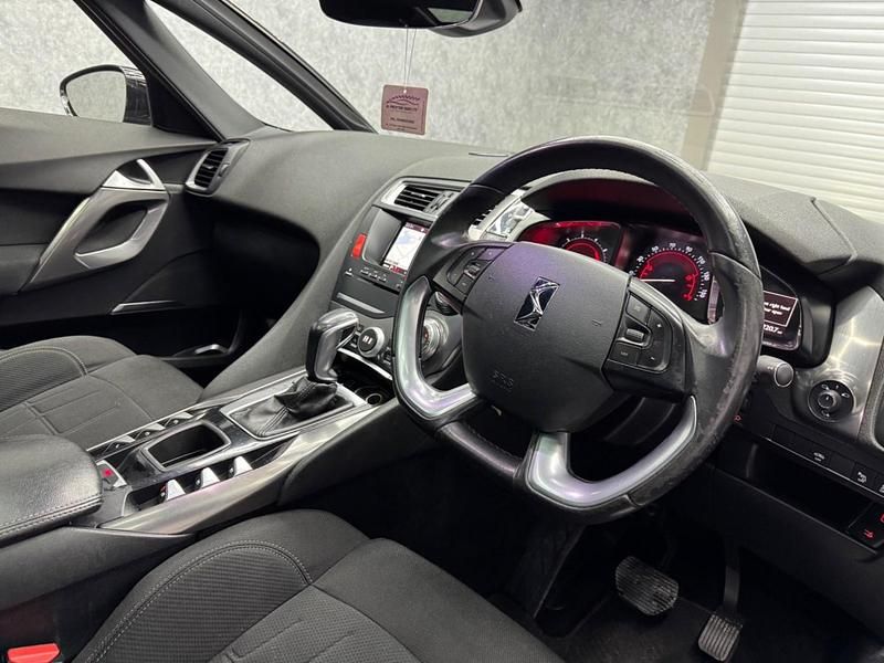 Used DS Automobiles DS5 Elegance 2016 Blue Hatchback