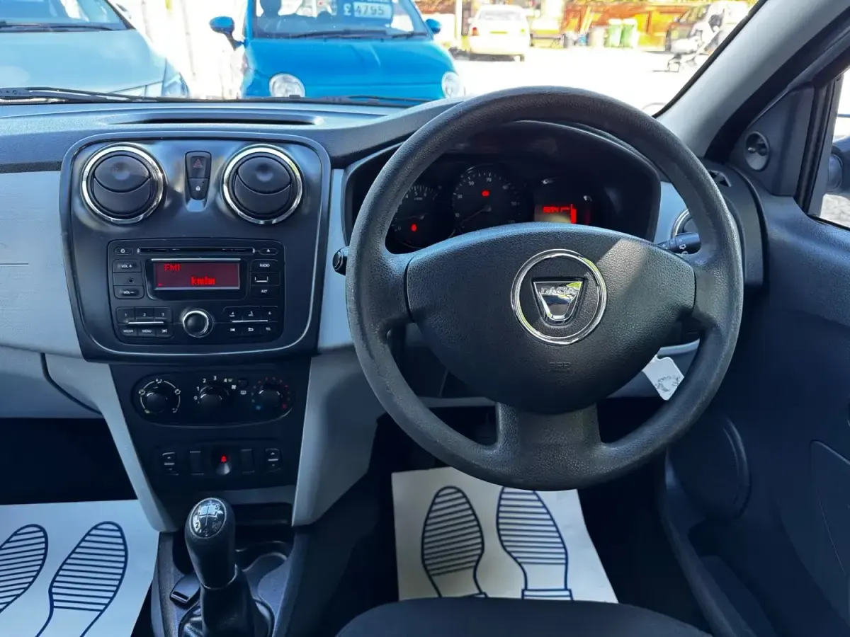 Gebraucht Dacia Sandero Ambiance 2013 Weiß Kleinwagen
