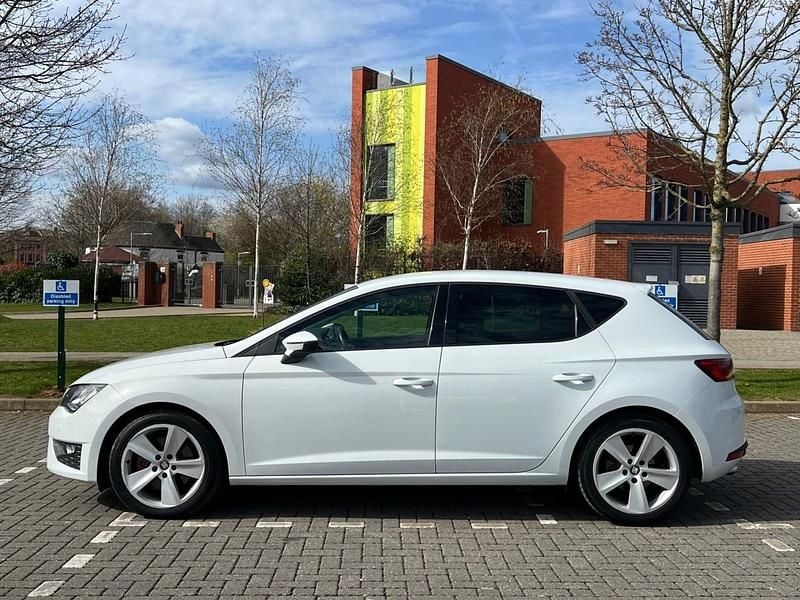 Used Seat Leon FR 180 HP (132 kW) 2013 White Hatchback
