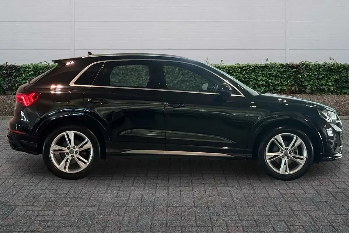 Used Audi Q3 S-Line 150 HP (110 kW) 2019 Black SUV