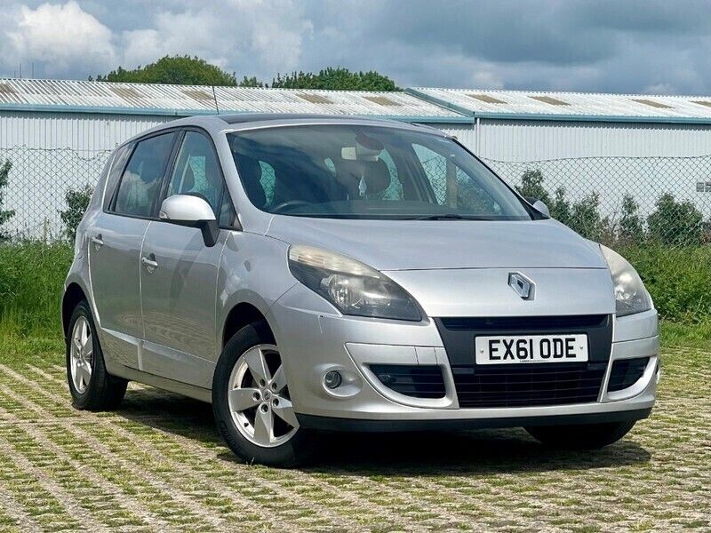 Silver Used 2011 Renault Scénic III Dynamique MPV | £2,295 (Good price) - Image 1/4
