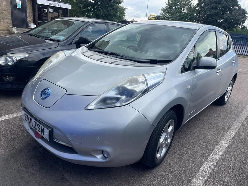 Silver Used 2011 Nissan Leaf Hatchback | £2,250 (Good price) - Image 1/4
