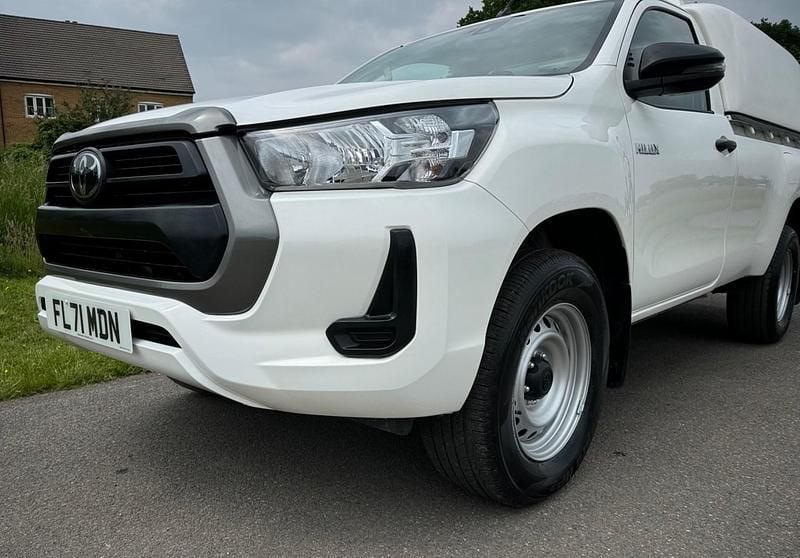 Used Toyota HiLux Active 2021 White Pickup