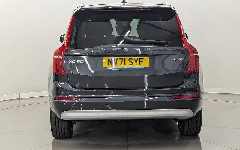 Used Volvo XC90 Momentum 235 HP (172 kW) 2022 Grey SUV