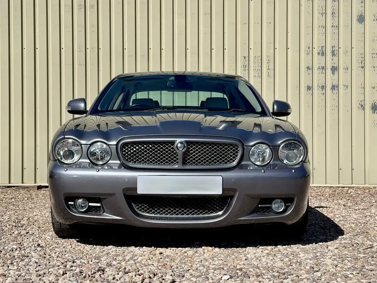 Used Jaguar XJ Sovereign 207 HP (152 kW) 2008 Grey Sedan