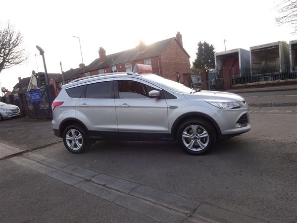 Metallic silver Used 2015 Ford Kuga Zetec SUV | £6,495 (Fair price) - Image 1/1