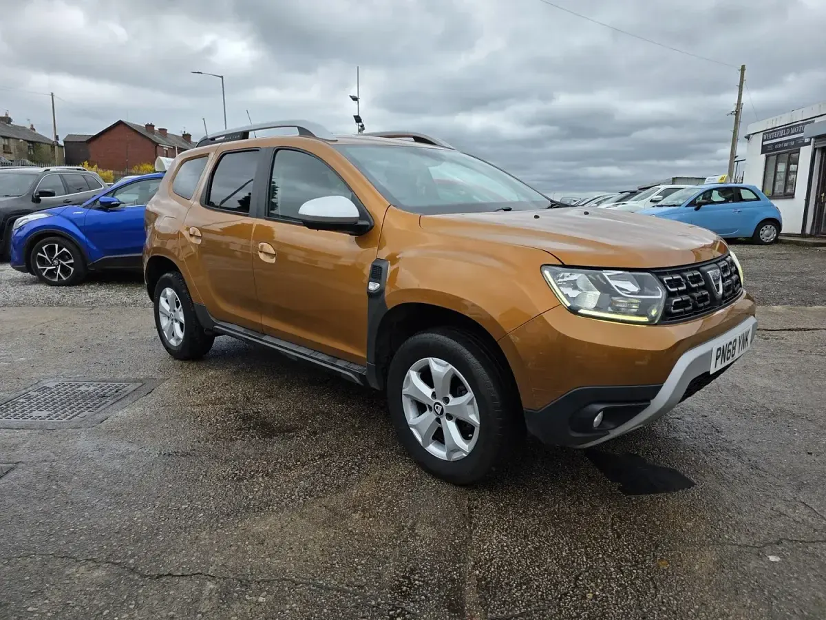 Used Dacia Duster Comfort 114 HP (83 kW) 2018 Orange SUV
