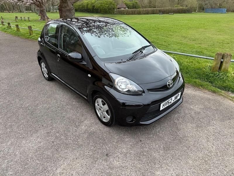 Used Toyota Aygo 68 HP (50 kW) 2012 Black Hatchback